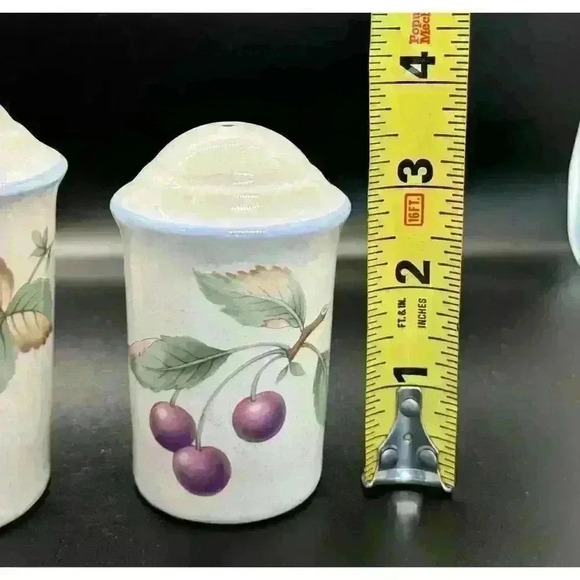 Savior Vivre "Luscious" Salt and Pepper Set Grapes Flowers and Green Leaf Design - Picture 5 of 10